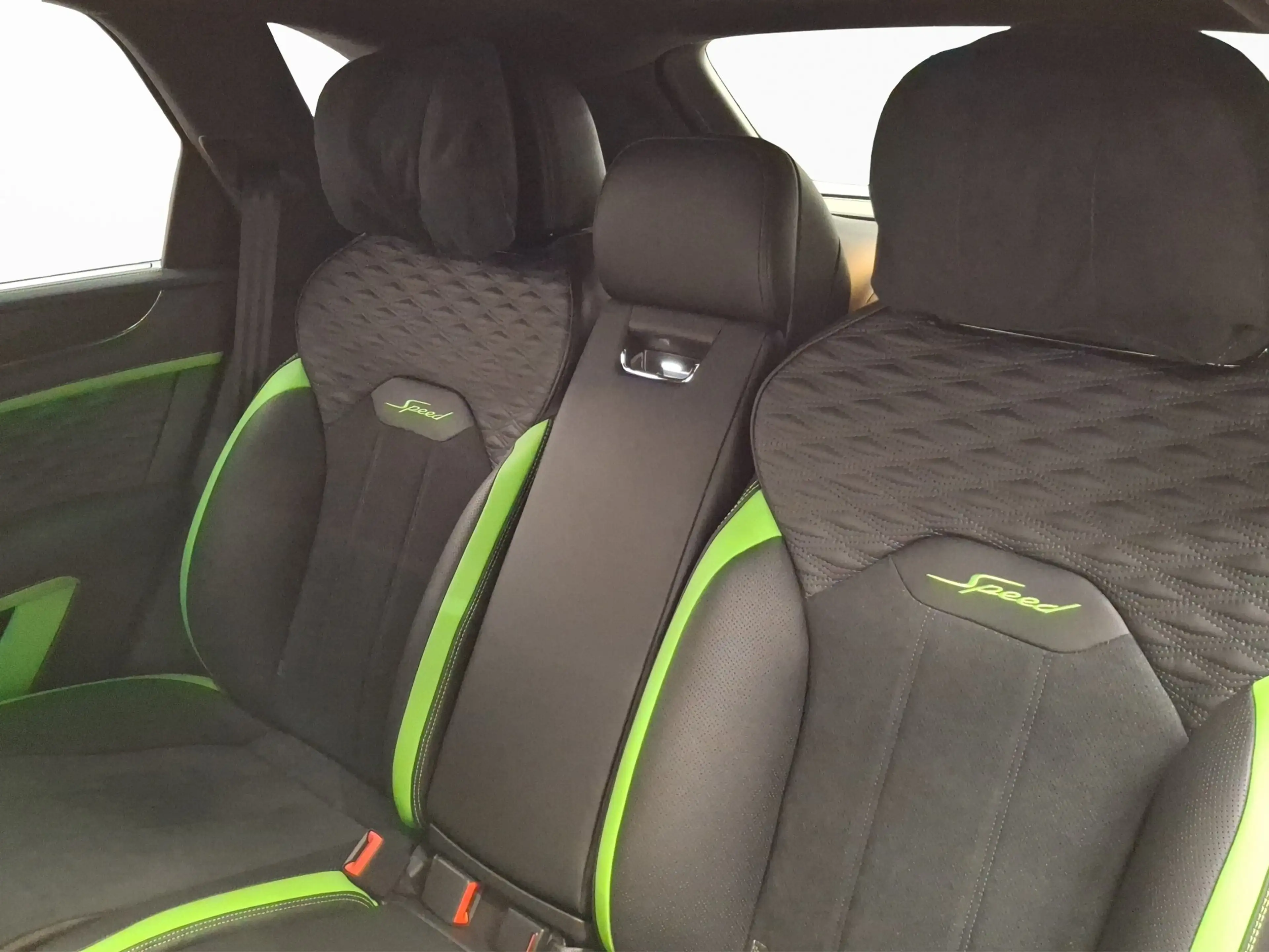 Bentley Bentayga Speed — photo 13