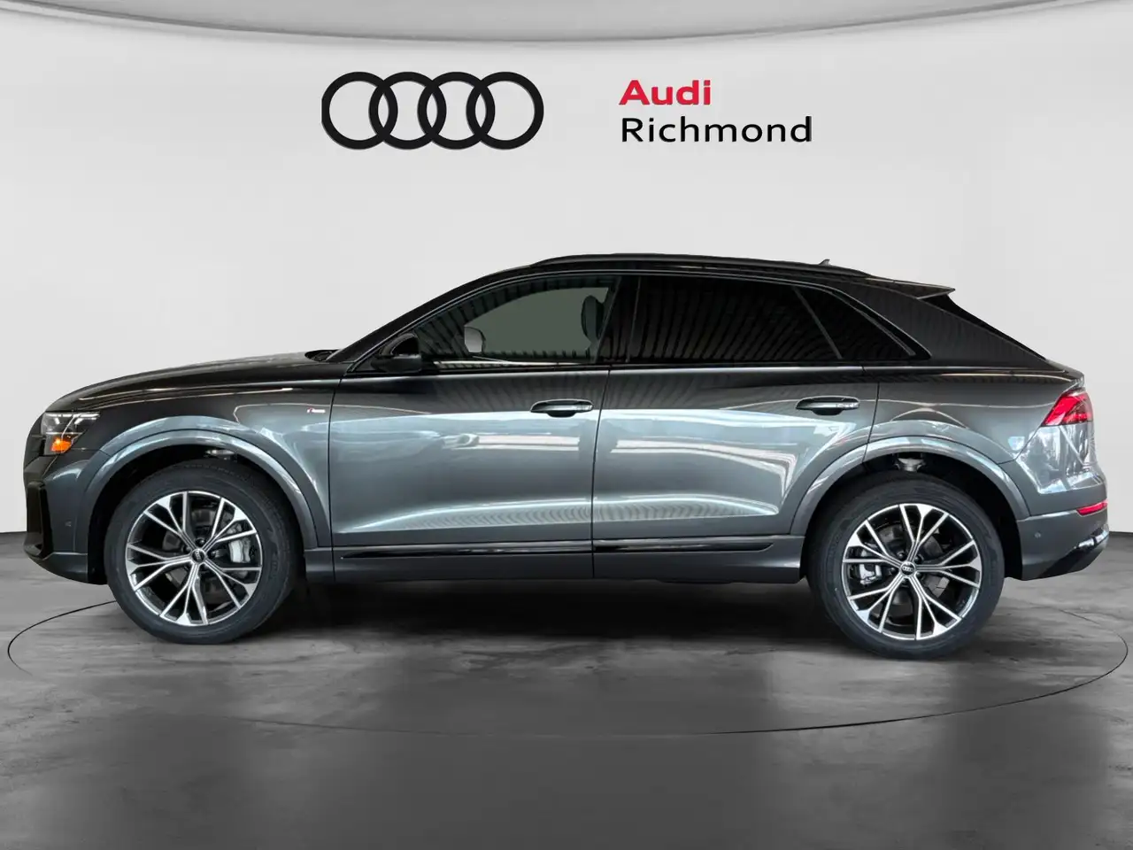 Audi Q8 снимка Audi Q8