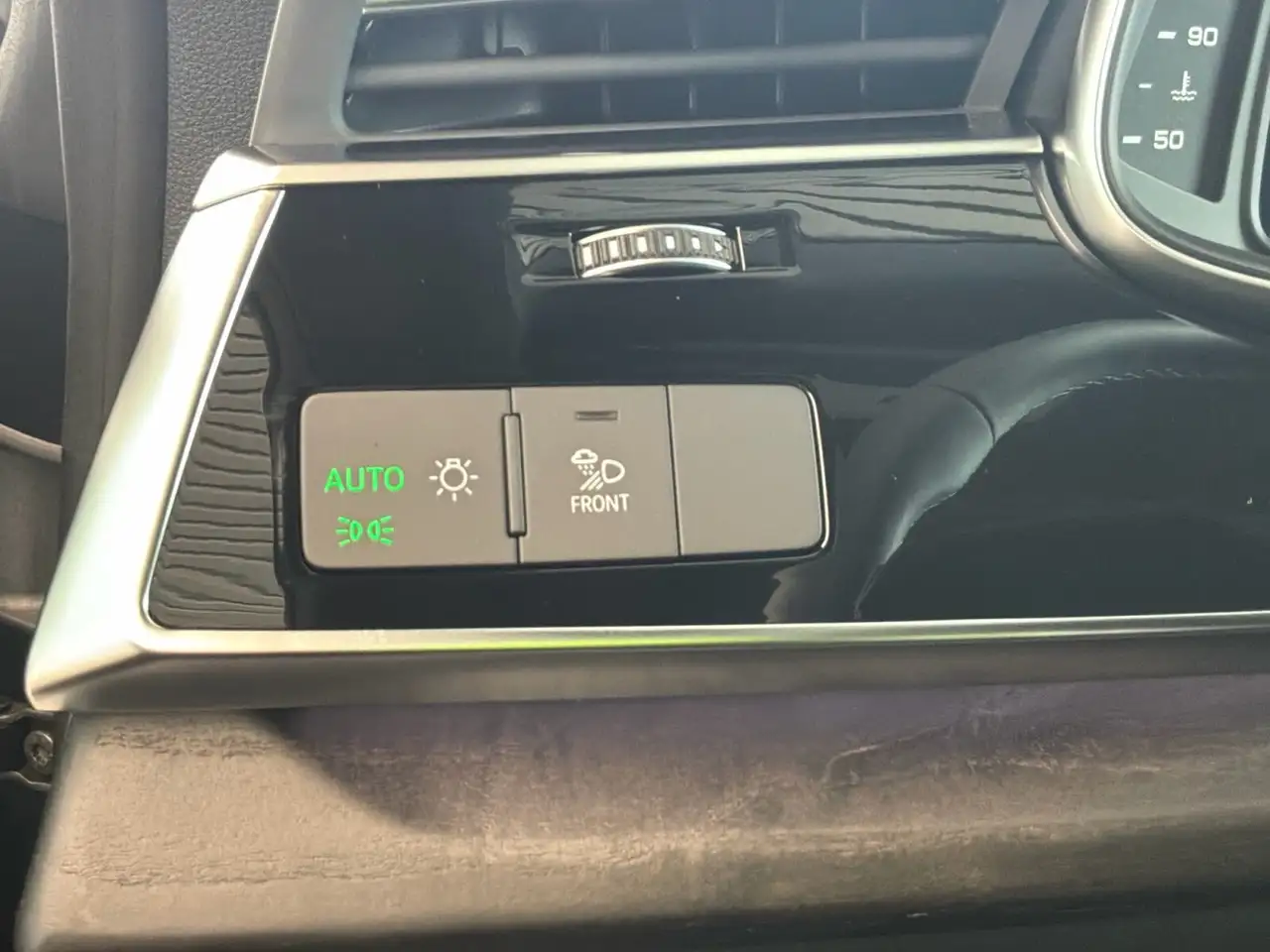 Audi Q8 снимка Audi Q8