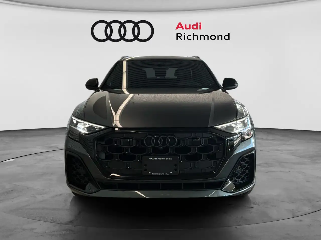 Audi Q8 снимка Audi Q8