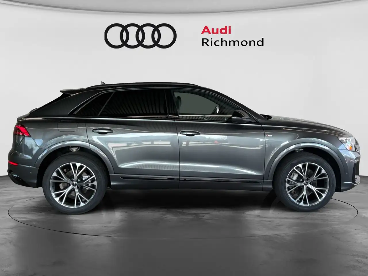 Audi Q8 снимка Audi Q8
