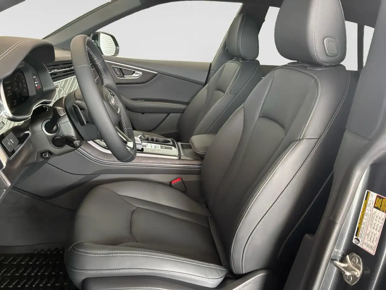 Audi Q8 снимка Audi Q8