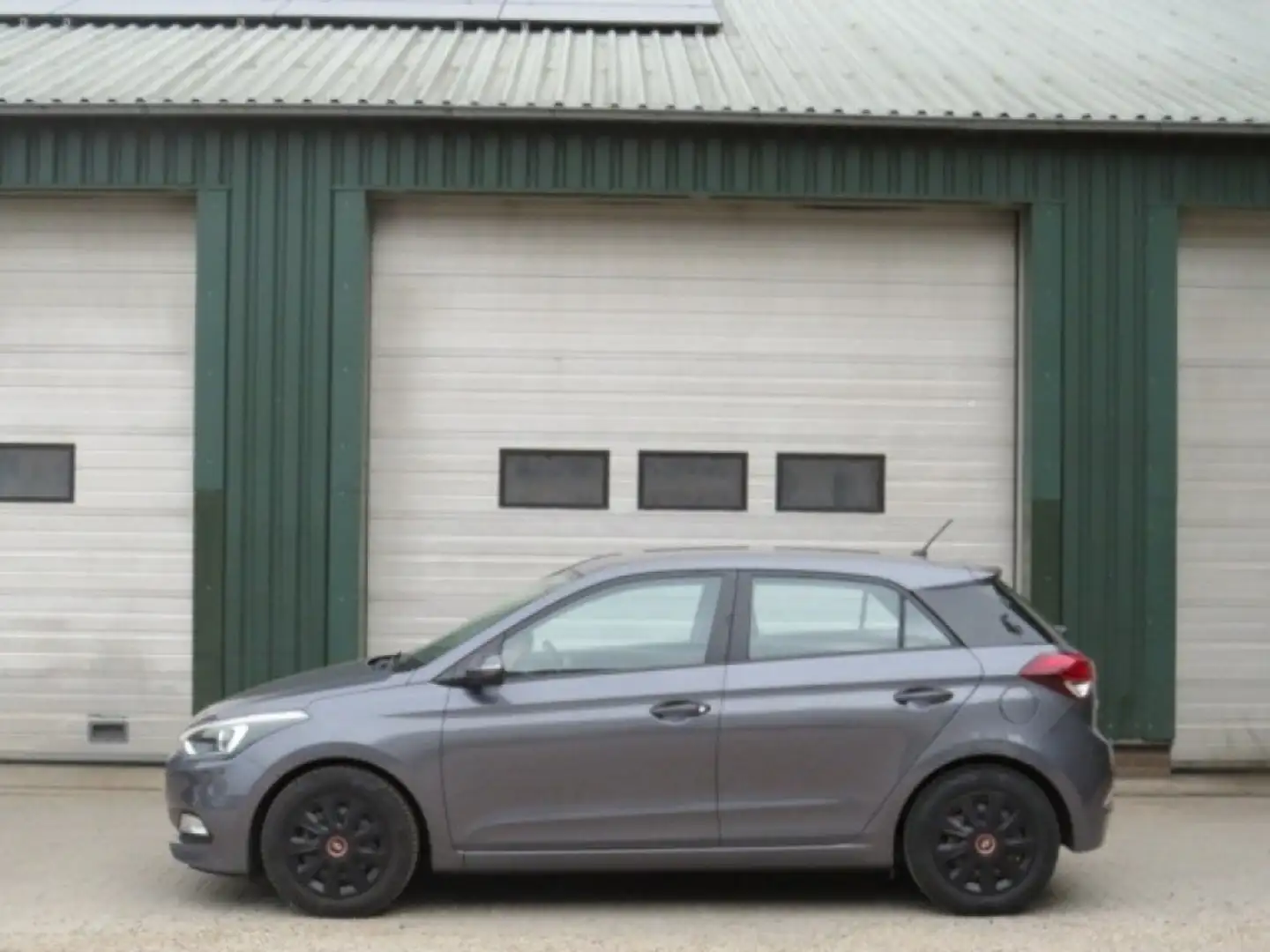 Hyundai i20 1.2 HP I-MOTION COMF Grau - 1