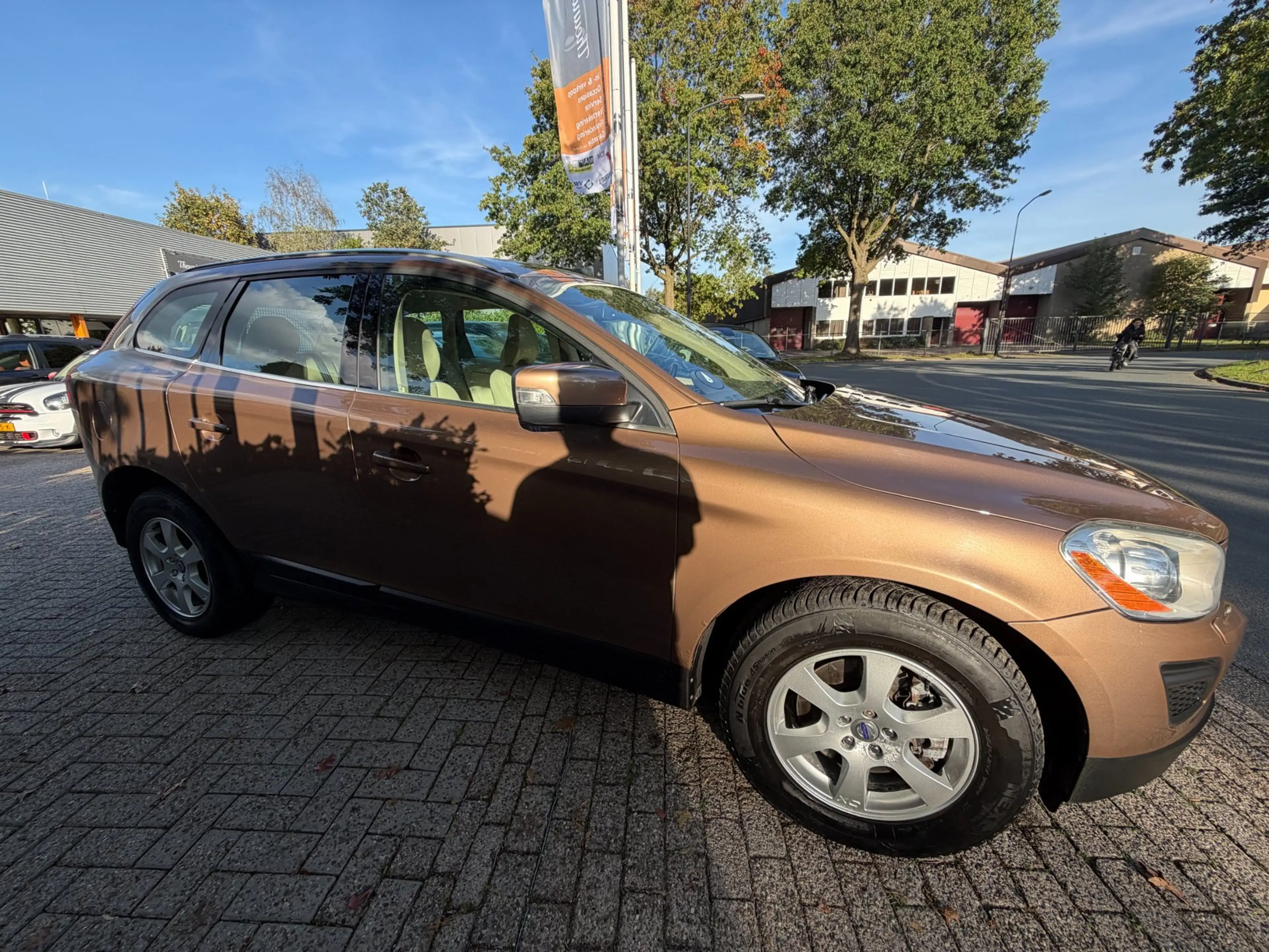 Volvo XC60 3.0 T6 Momentum nwe apk, 2e eigenaar, dealer onder — photo 21