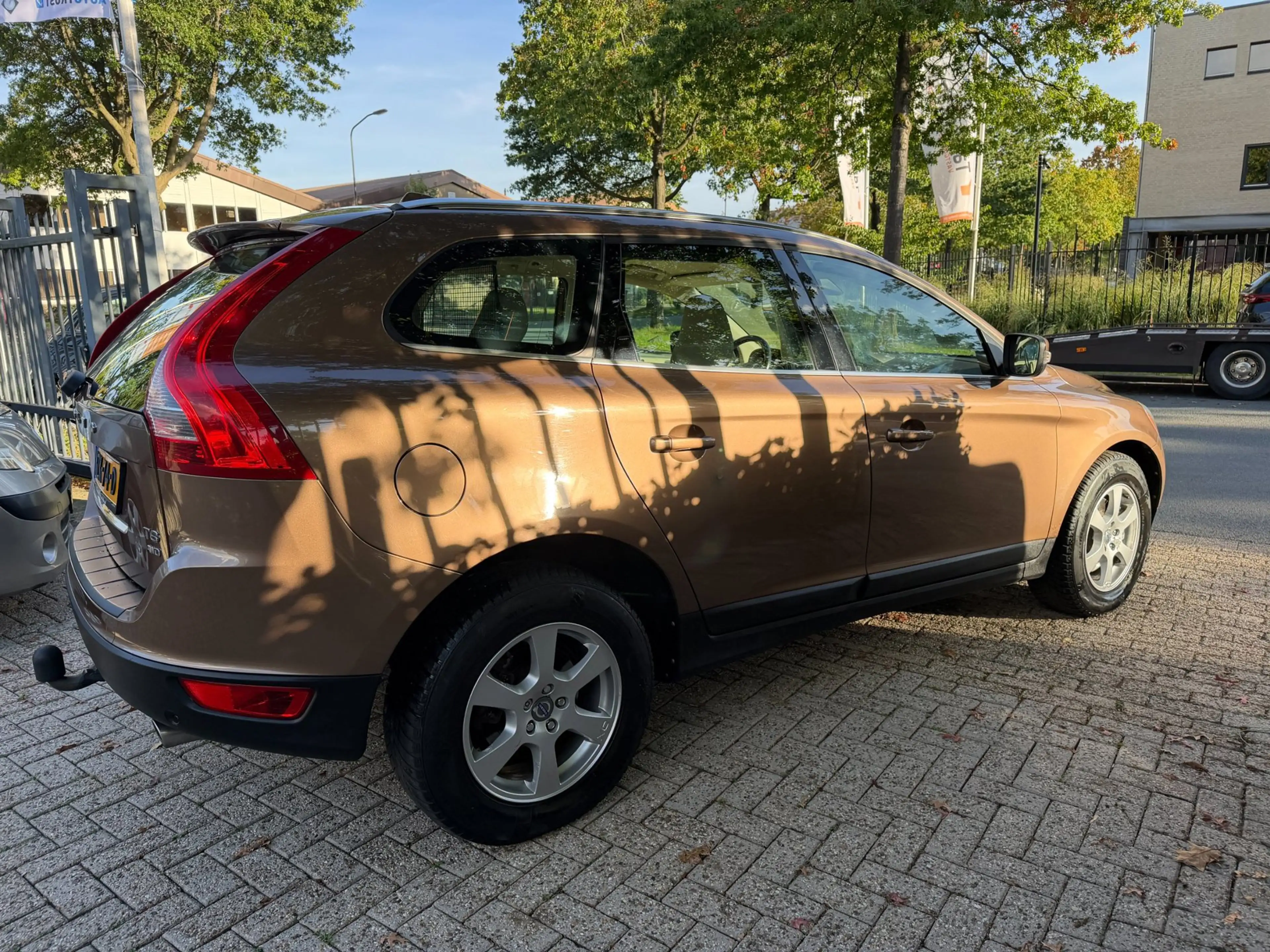 Volvo XC60 3.0 T6 Momentum nwe apk, 2e eigenaar, dealer onder — photo 18