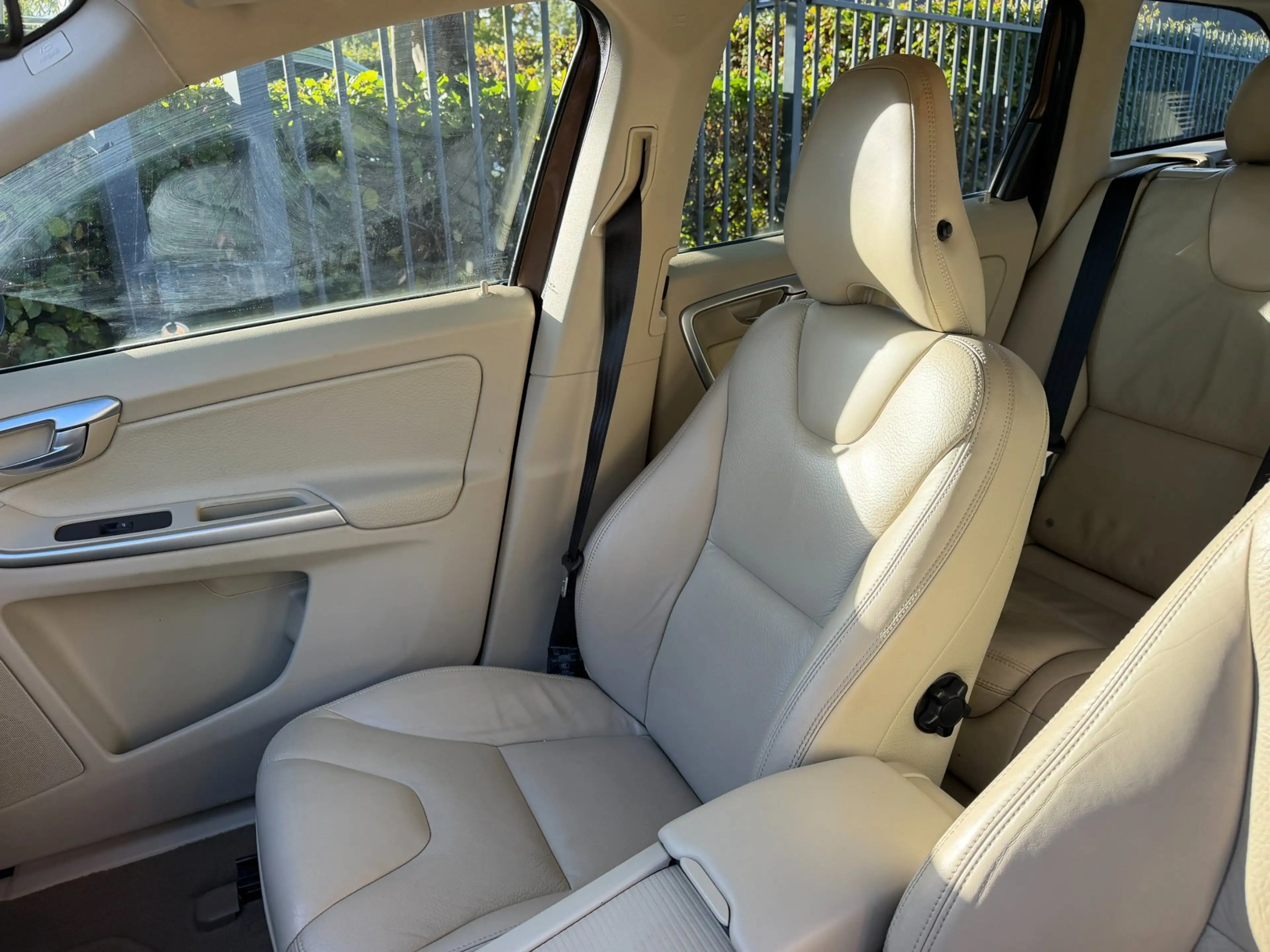 Volvo XC60 3.0 T6 Momentum nwe apk, 2e eigenaar, dealer onder — photo 28