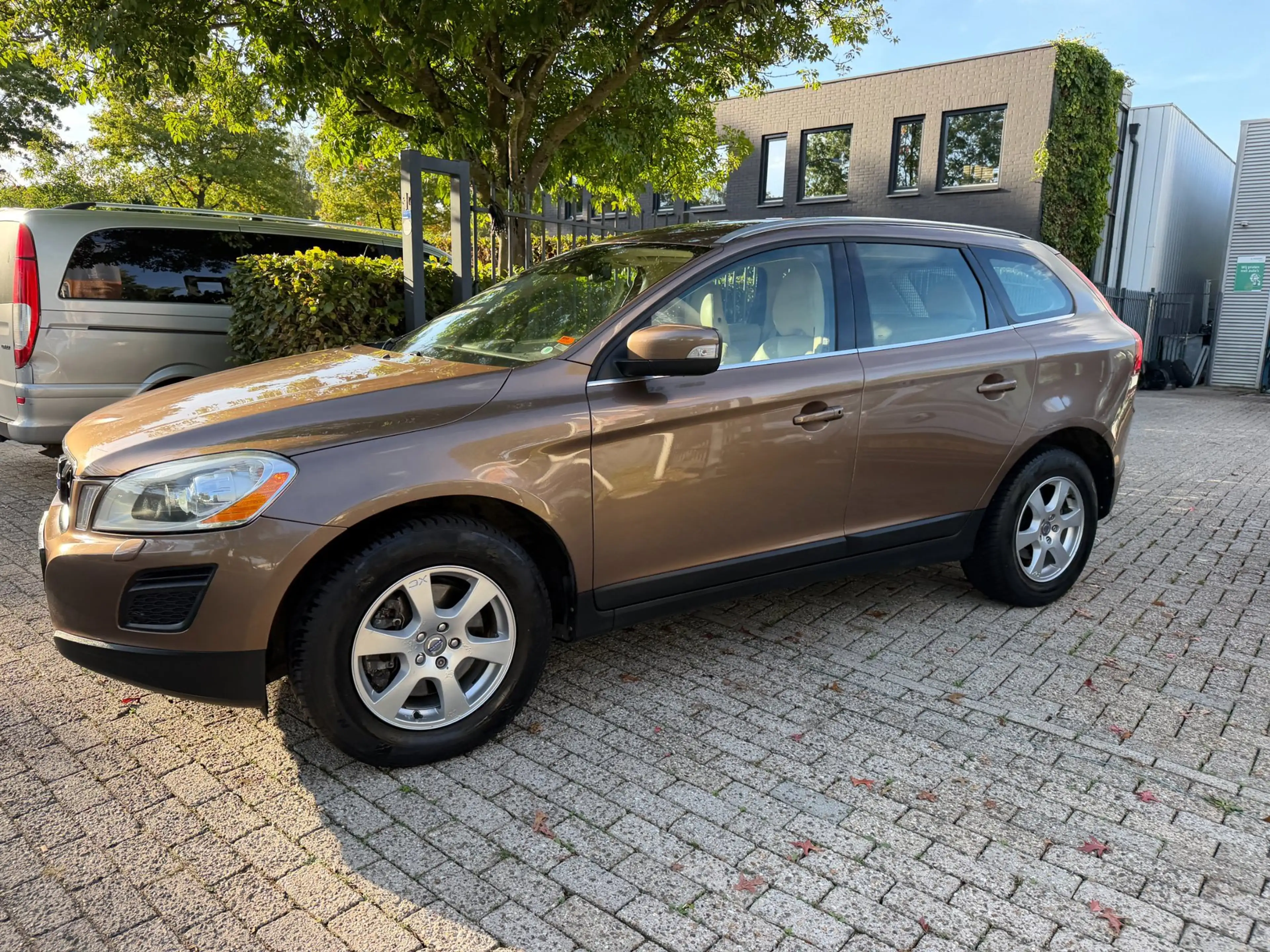 Volvo XC60 3.0 T6 Momentum nwe apk, 2e eigenaar, dealer onder — photo 8