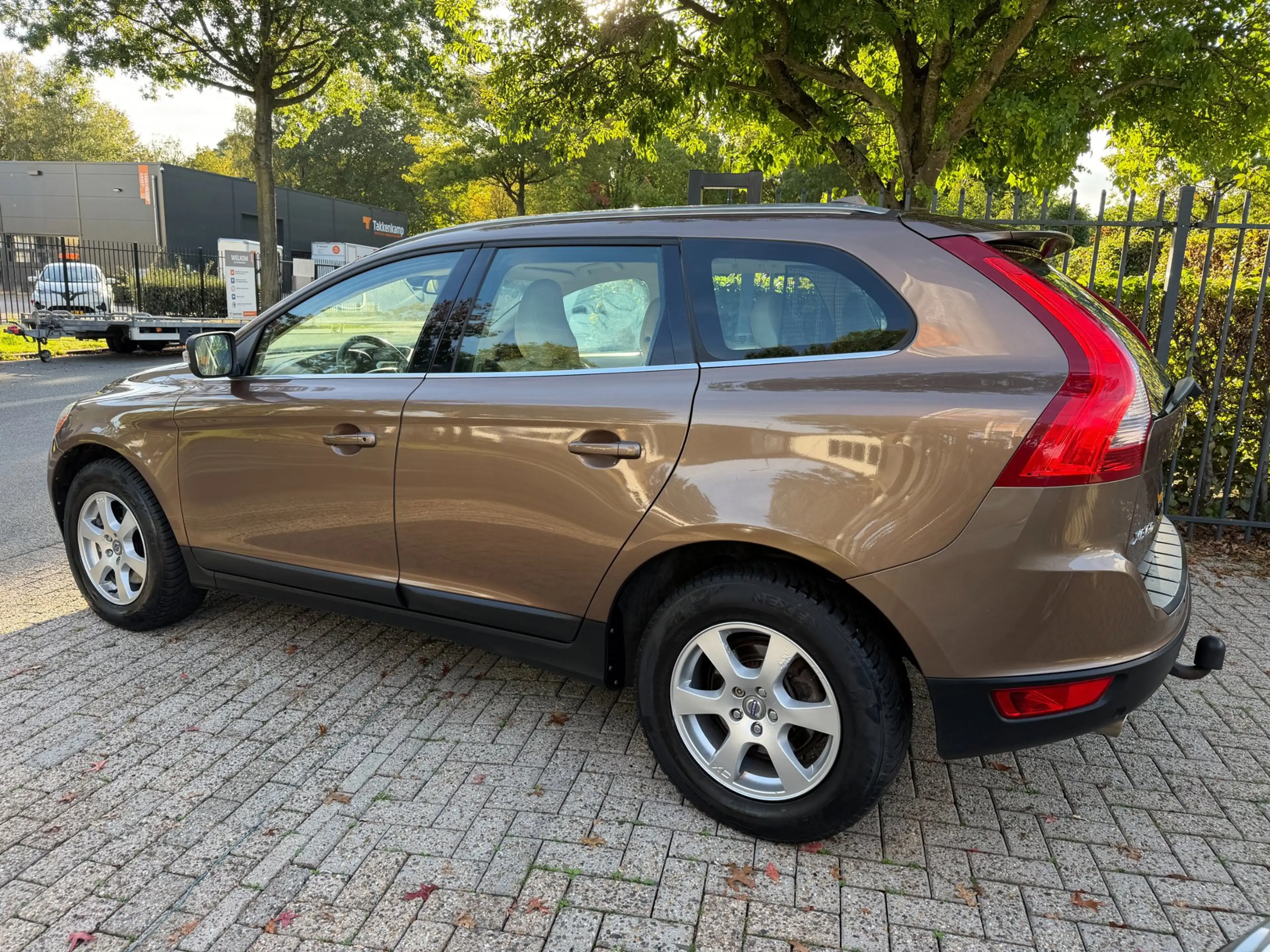 Volvo XC60 3.0 T6 Momentum nwe apk, 2e eigenaar, dealer onder — photo 11