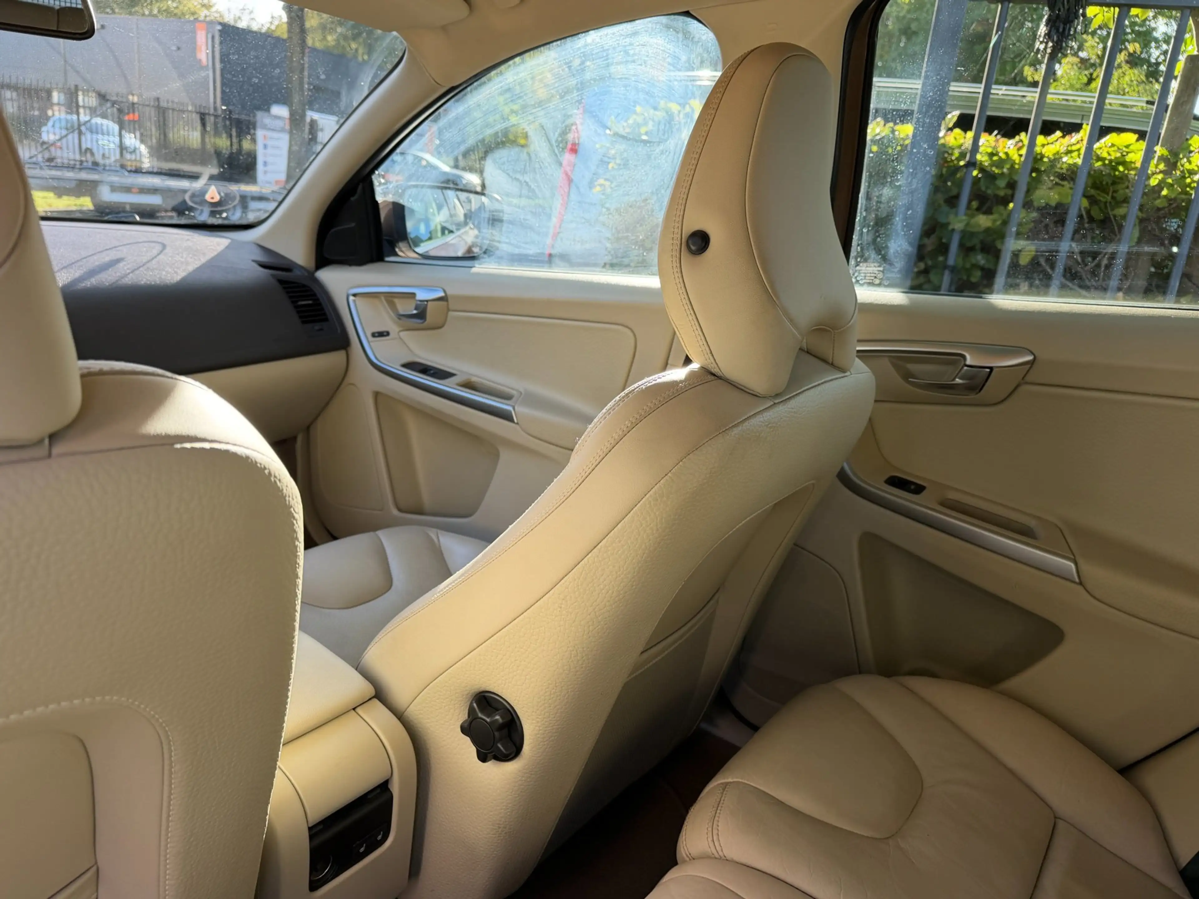 Volvo XC60 3.0 T6 Momentum nwe apk, 2e eigenaar, dealer onder — photo 36