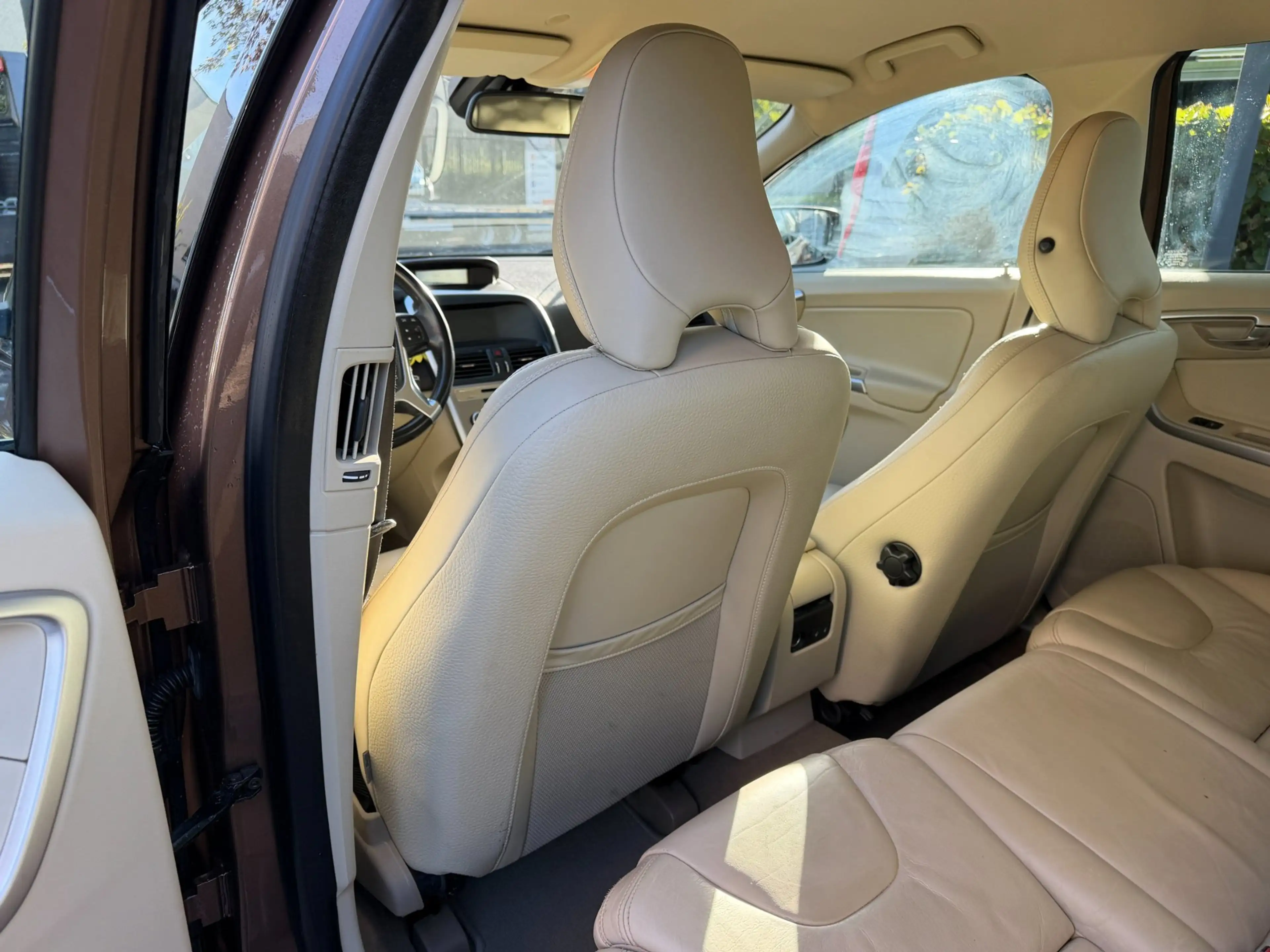 Volvo XC60 3.0 T6 Momentum nwe apk, 2e eigenaar, dealer onder — photo 35