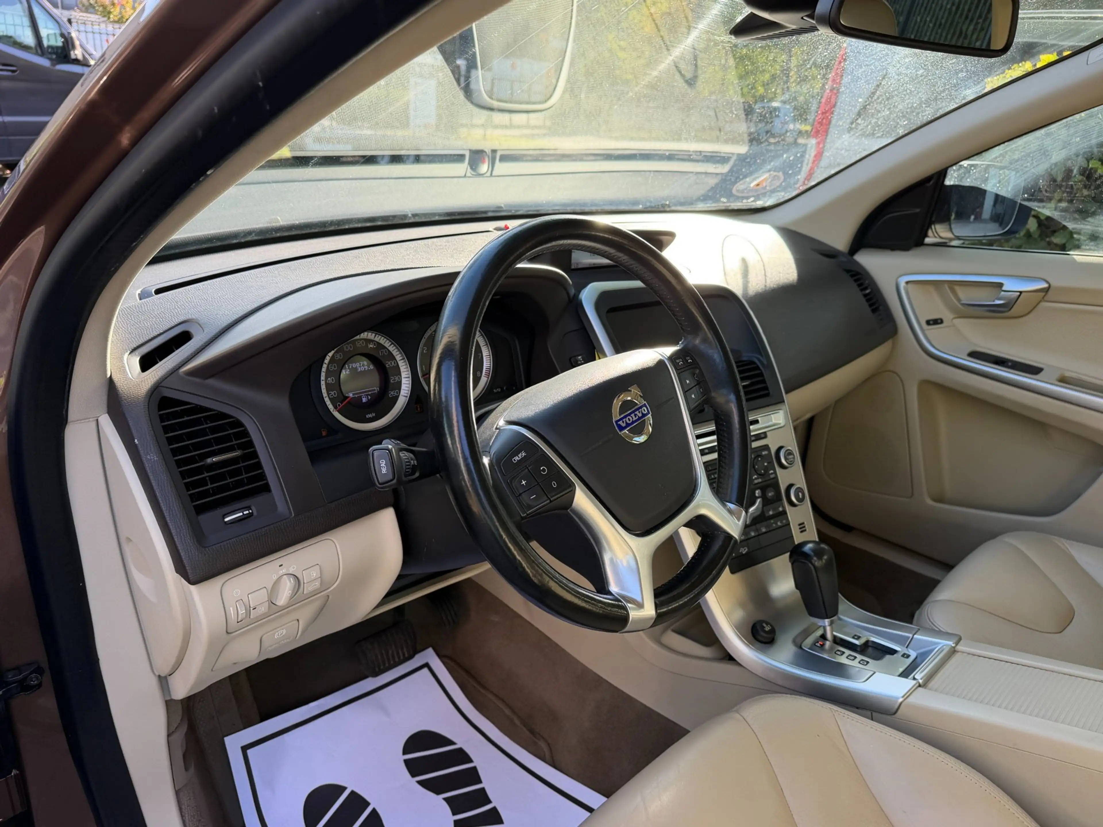 Volvo XC60 3.0 T6 Momentum nwe apk, 2e eigenaar, dealer onder — photo 24