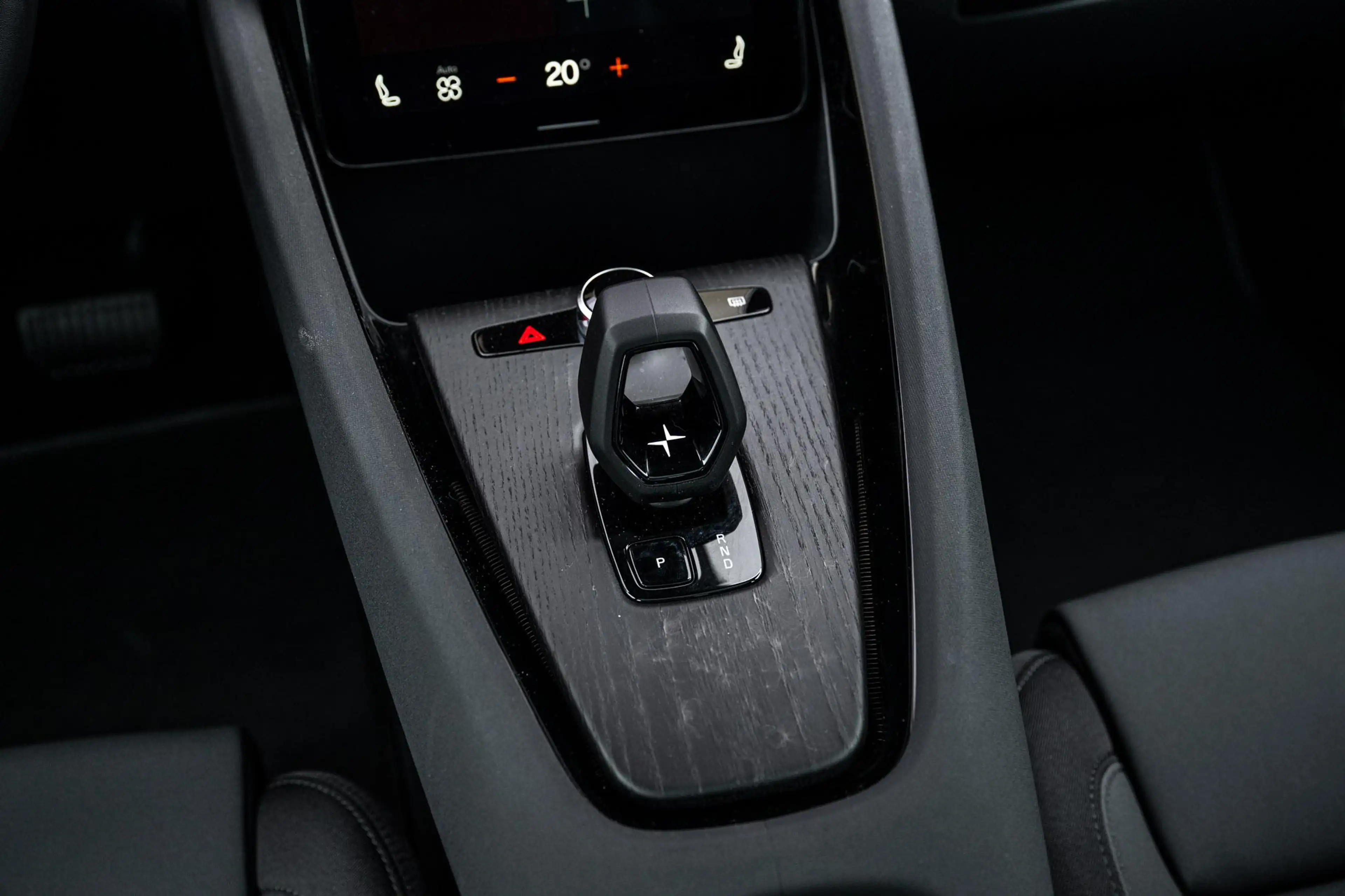 Polestar 2 Long Range Single Motor Plus 82 kWh — photo 14