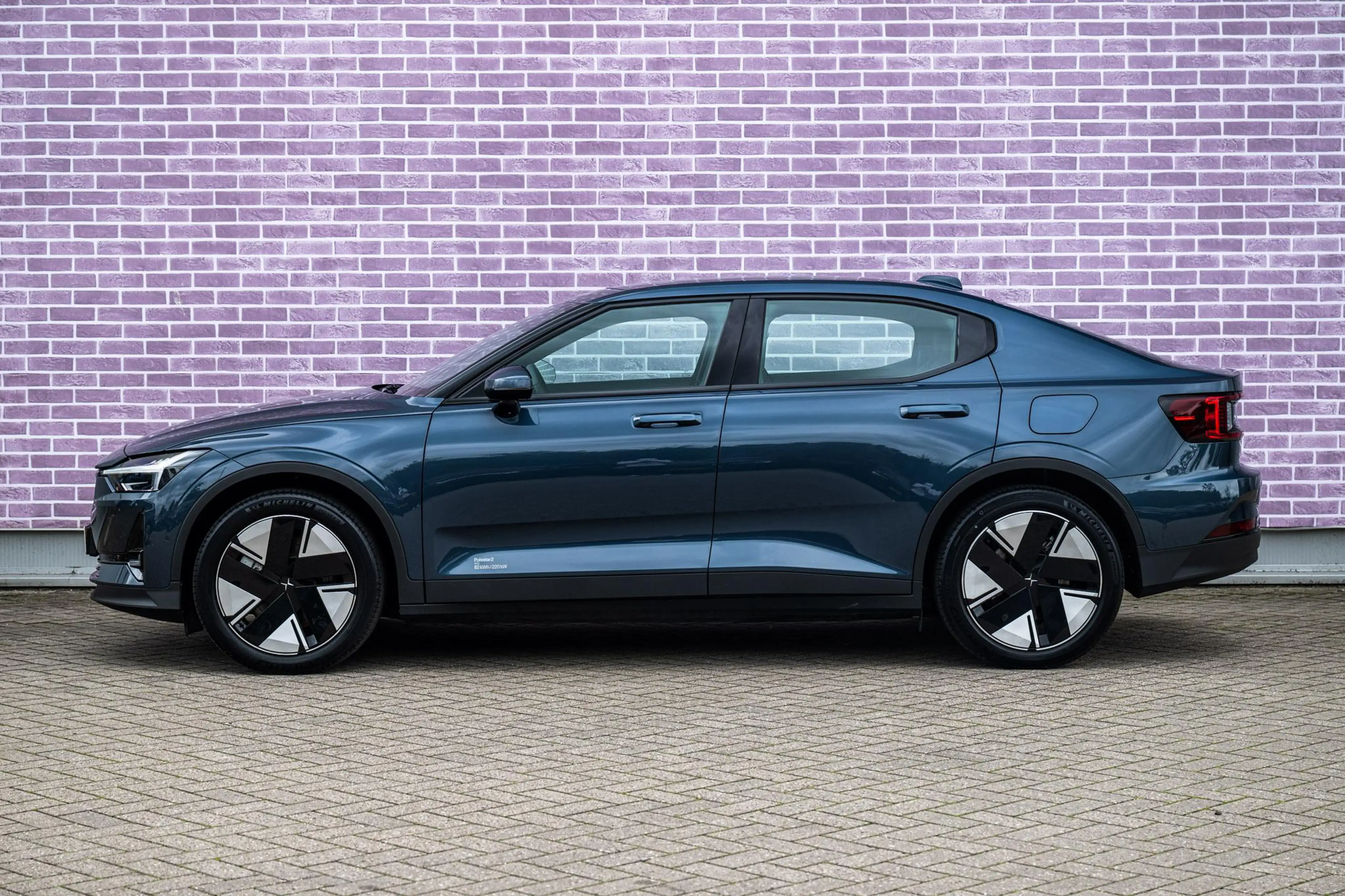 Polestar 2 Long Range Single Motor Plus 82 kWh — photo 4
