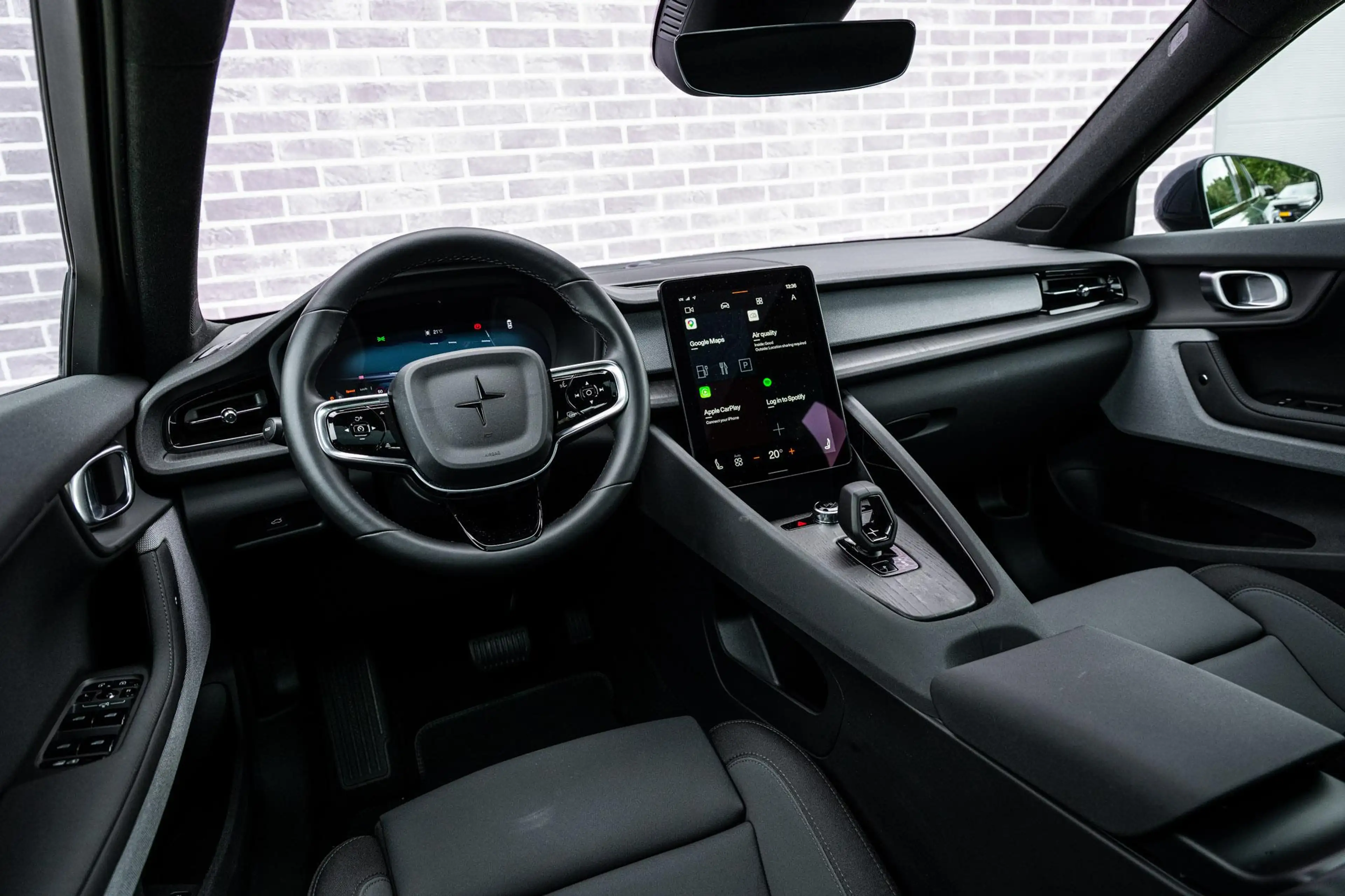 Polestar 2 Long Range Single Motor Plus 82 kWh — photo 11