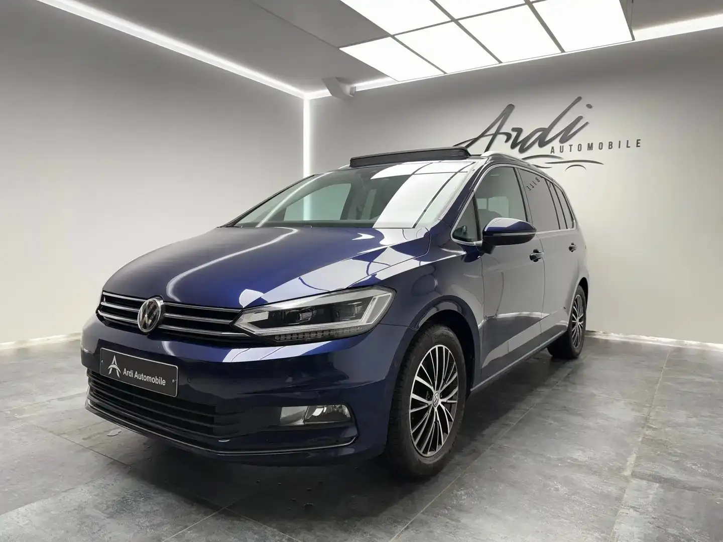 Volkswagen Touran 2.0 TDi *CARPLAY*CAMERA*1ER PROPRIETAIRE*GARANTIE* Bleu - 1