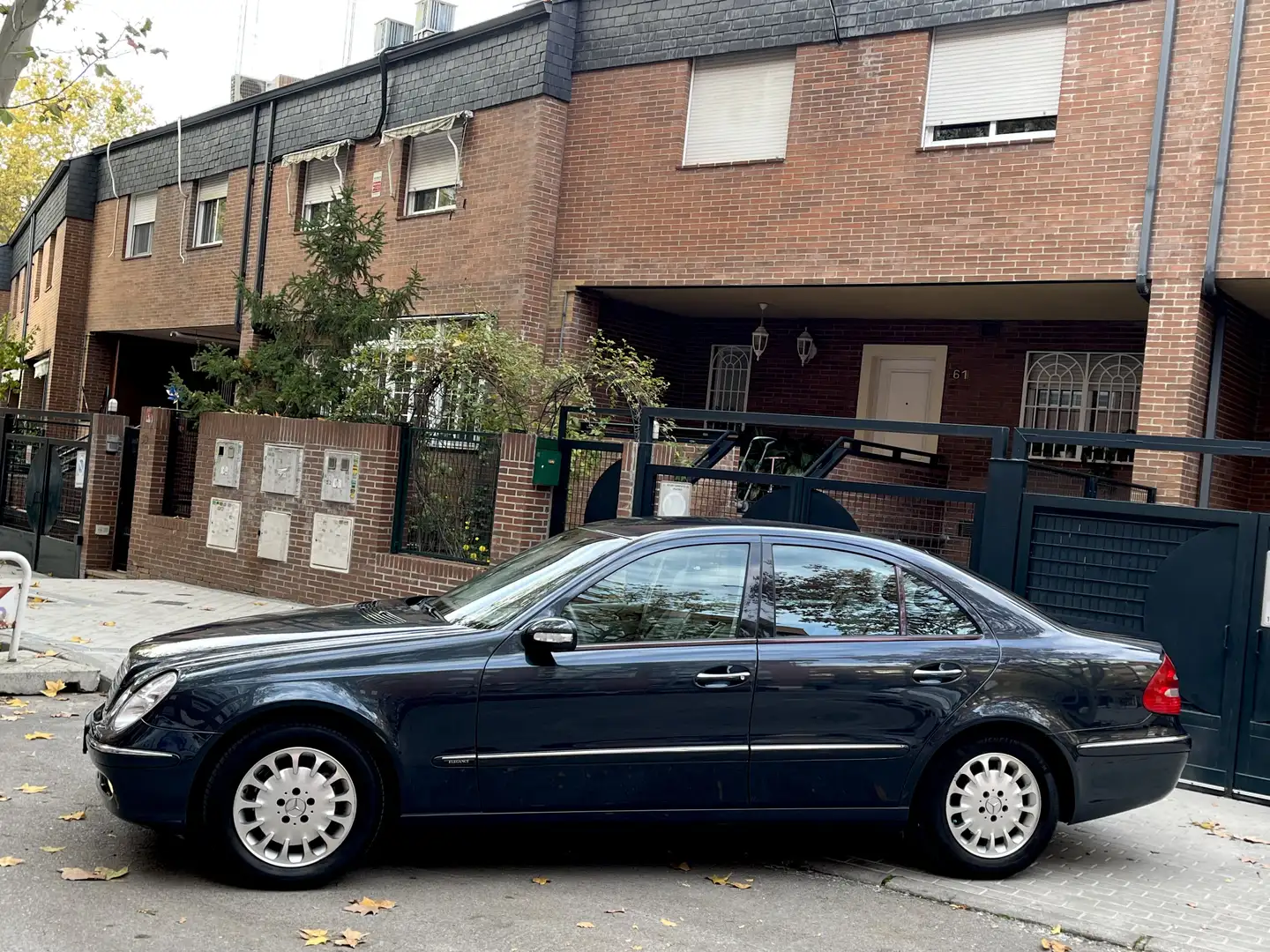 Mercedes-Benz E 320 ELEGANCE CUERO - 2