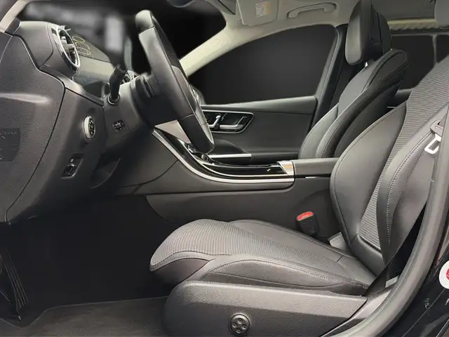 Mercedes-Benz C-Class view 14