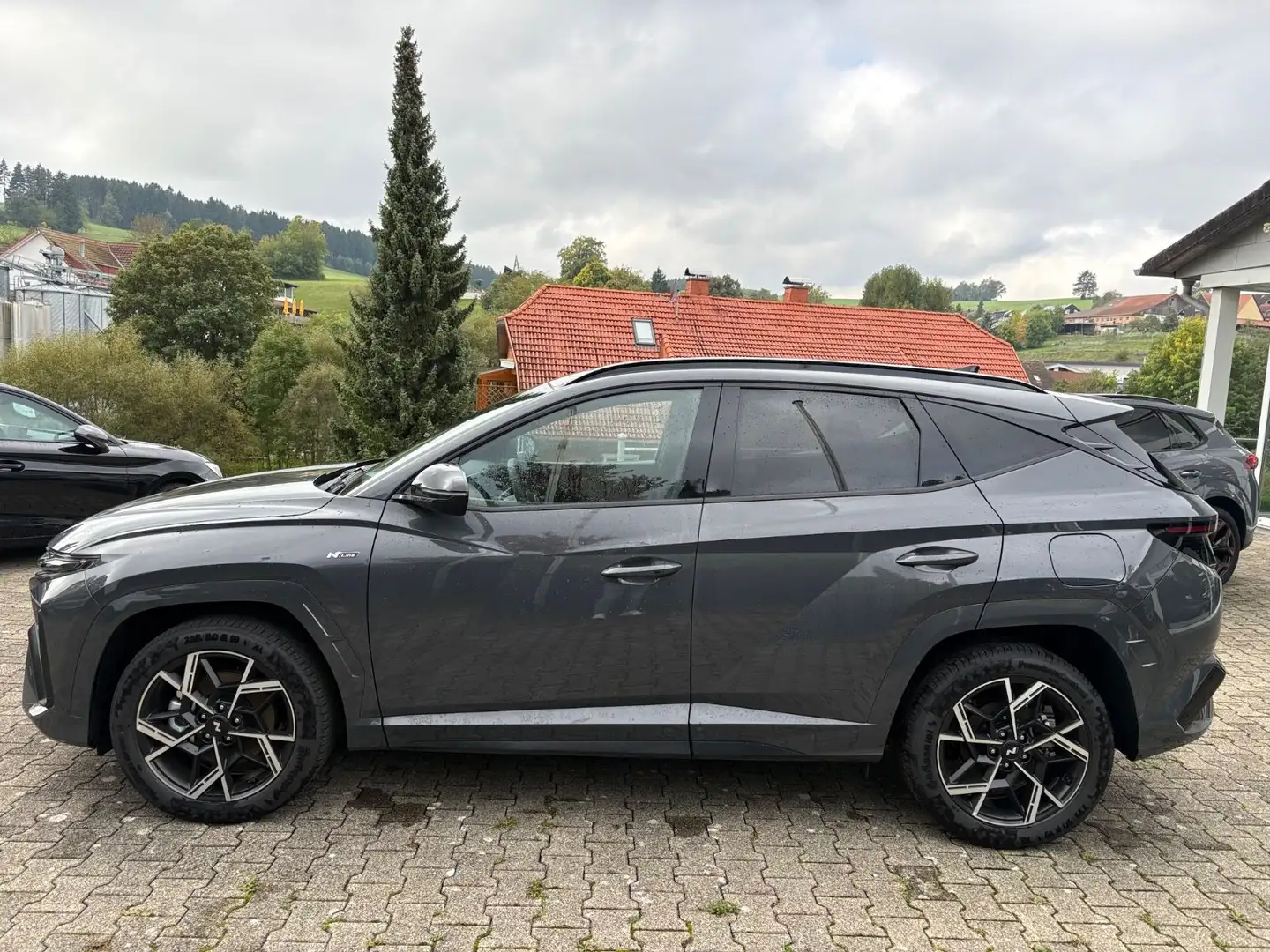 Hyundai TUCSON 1.6 T-GDI ALLRAD,NAVI, AUTOMATIK, KAMERA Grijs - 2