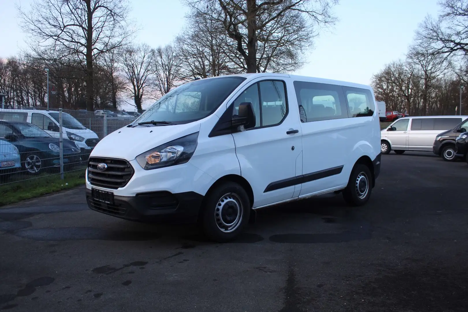 Ford Transit Custom Kombi 320 L1 (9 Sitzer) Blanc - 1
