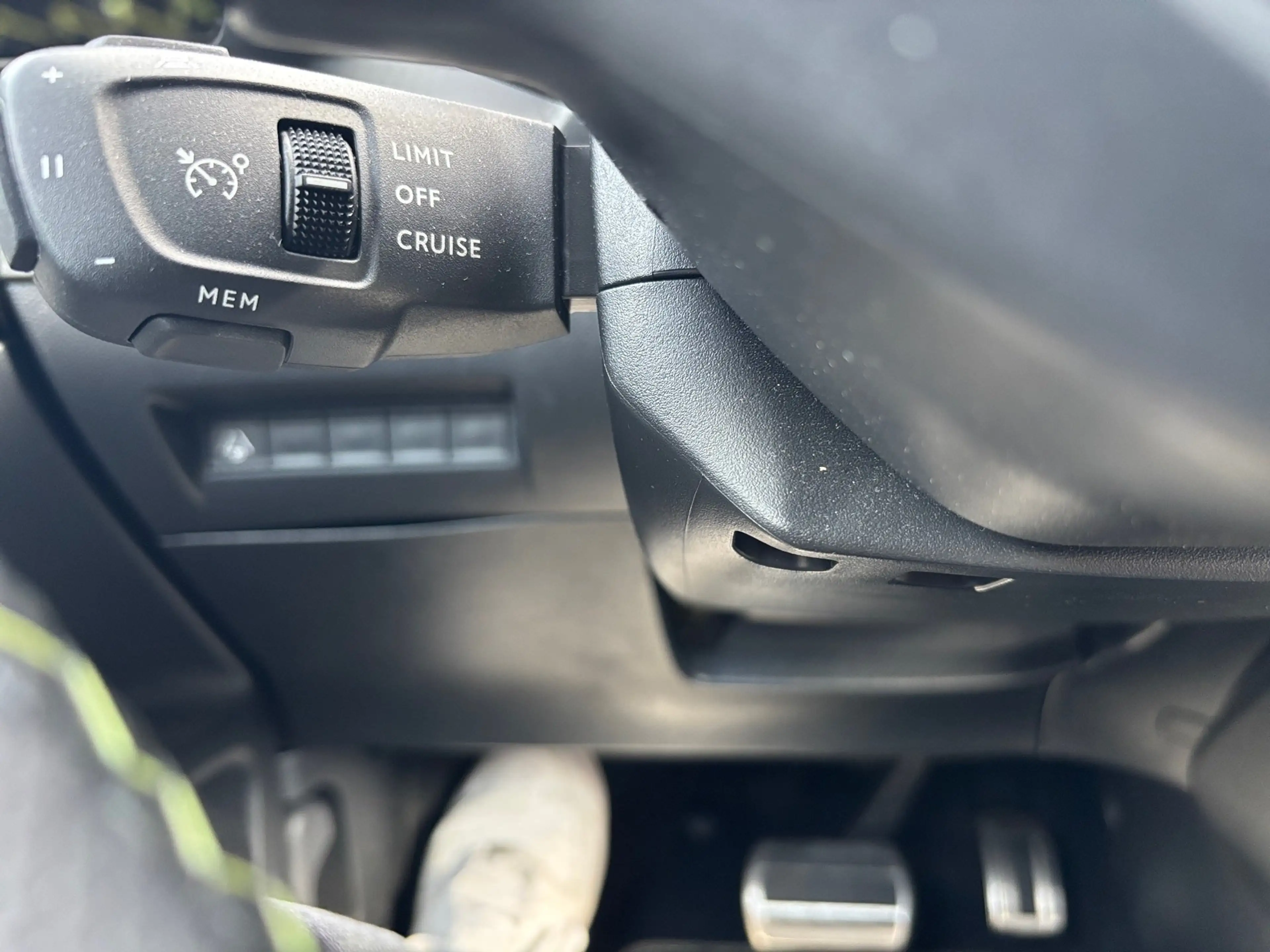 Peugeot 2008 1.2 PureTech 130 GT ACC KeyLess LED Navi — photo 7