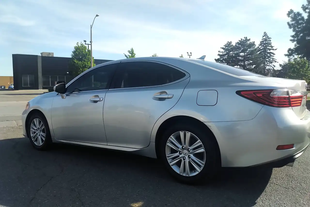 Lexus ES photo Lexus ES