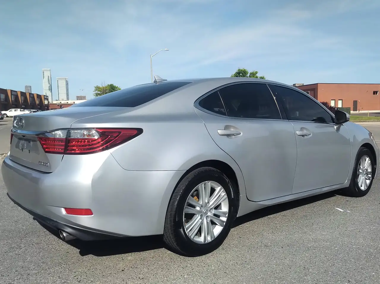 Lexus ES photo Lexus ES