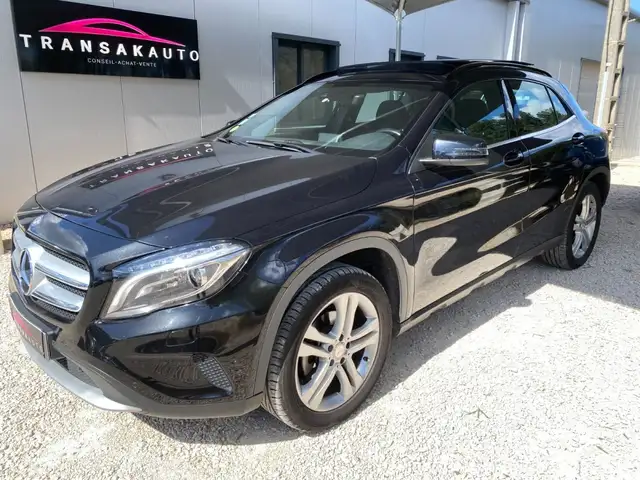 Mercedes-Benz GLA 220 CLASSE 220 CDI 4-Matic Fascination 7-G DCT A/ Toit ouvrant/ Attelage