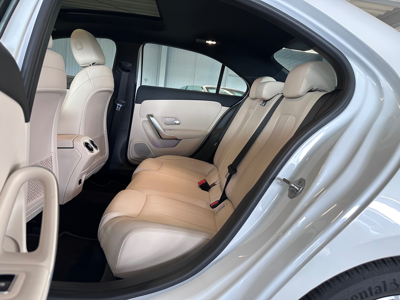 Mercedes-Benz A 180 A 180 Limousine Aut. /LED/PANO/MBUX/RFK/LEDER/ — photo 15
