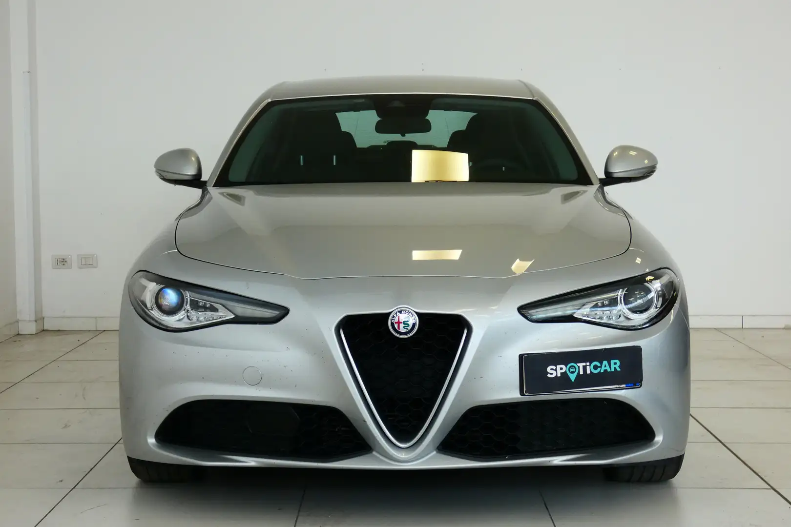 Alfa Romeo Giulia 2.2 t Business 136cv my19 Zilver - 2