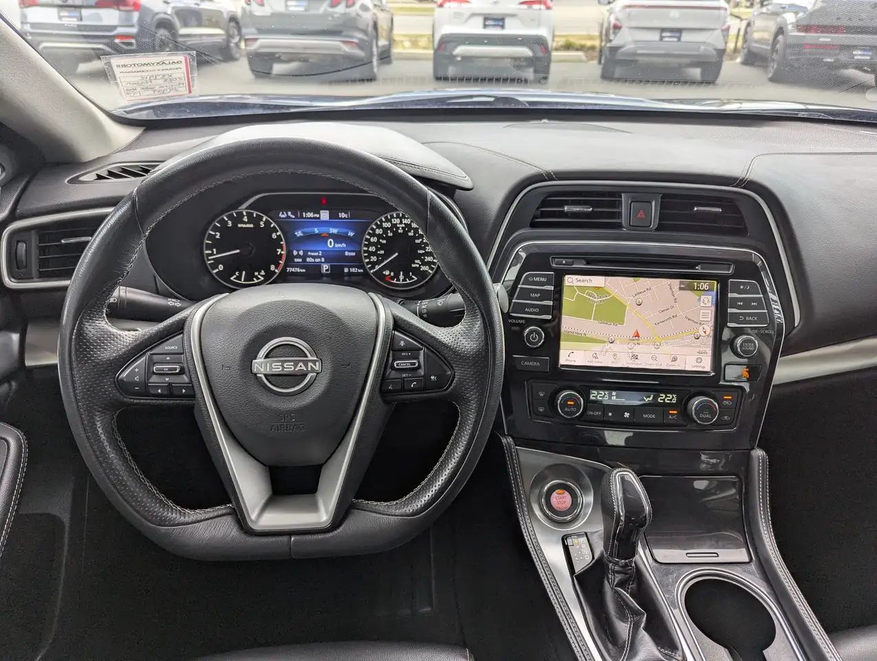 Nissan Maxima снимка Nissan Maxima