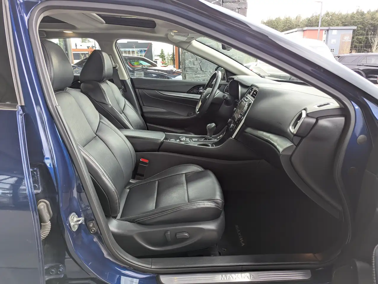 Nissan Maxima снимка Nissan Maxima