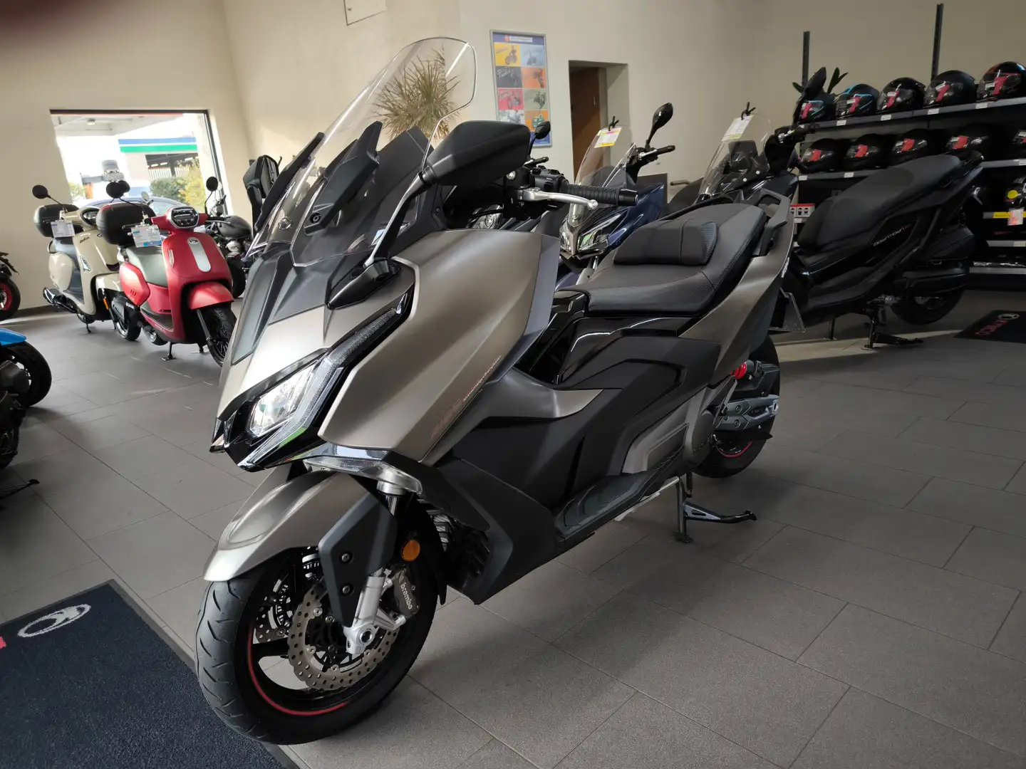 Kymco AK 550 ABS Premium Szürke - 1