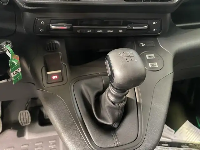 Peugeot Partner view 12