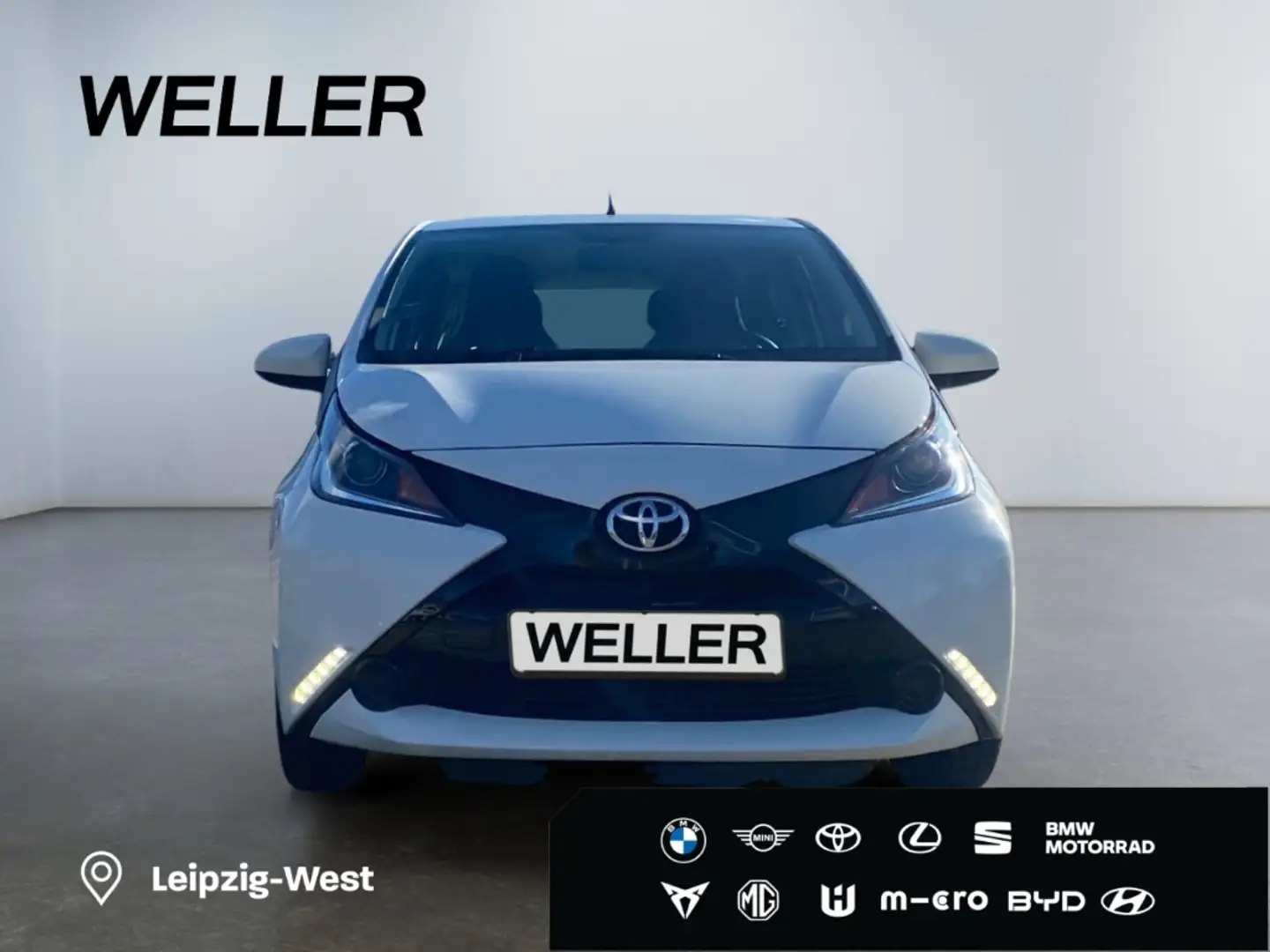 Toyota Aygo x-play *Bluetooth*Color*Bremsassistent*TRC* Weiß - 2