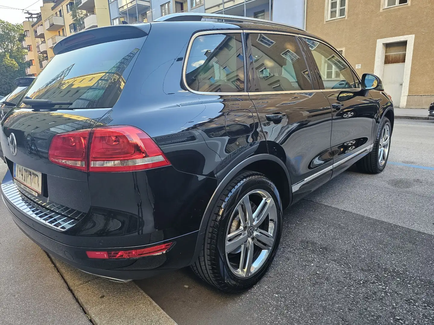 Volkswagen Touareg Sky V6 TDI BMT 4Motion Aut. Schwarz - 2
