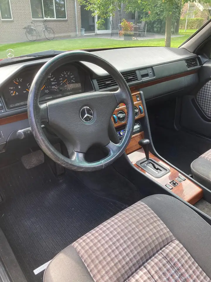 Mercedes-Benz 300TD Turbo W124 Kombi, foto 6