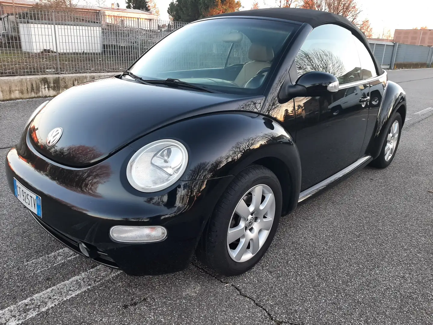 Volkswagen New Beetle Cabrio 1.6 Nero - 1