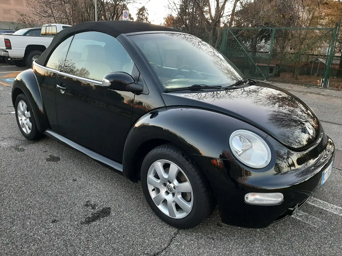 Volkswagen New Beetle Cabrio 1.6 Nero - 2