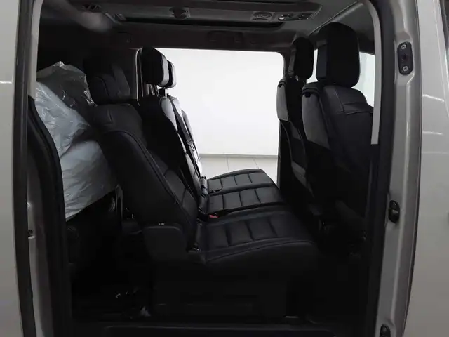 Opel Zafira view 8