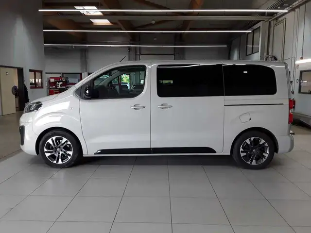 Opel Zafira view 6