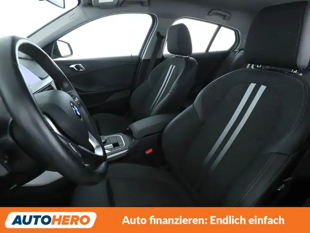 BMW 1 Series view 10