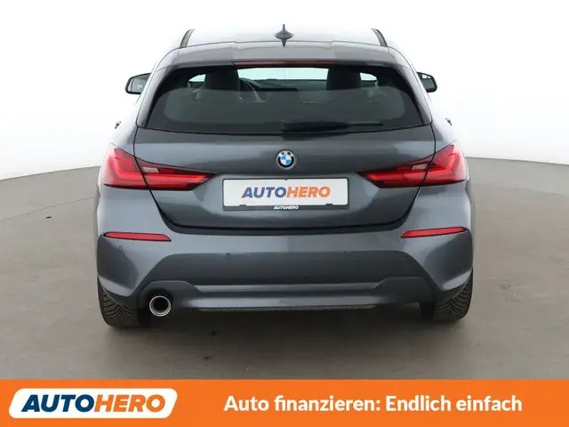 BMW 1 Series view 5