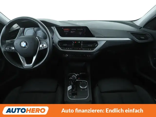 BMW 1 Series view 12