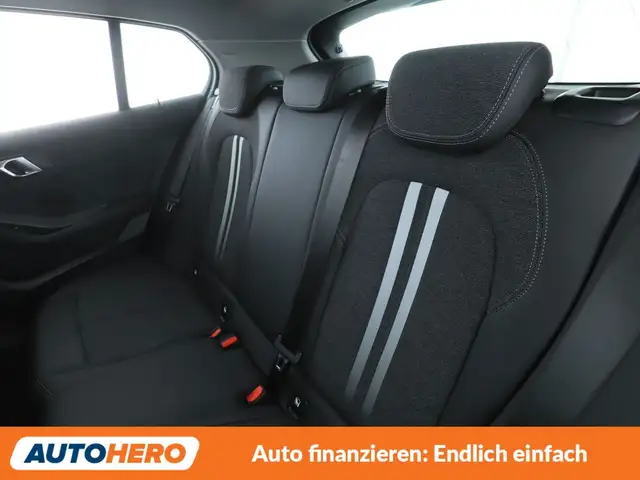 BMW 1 Series view 14