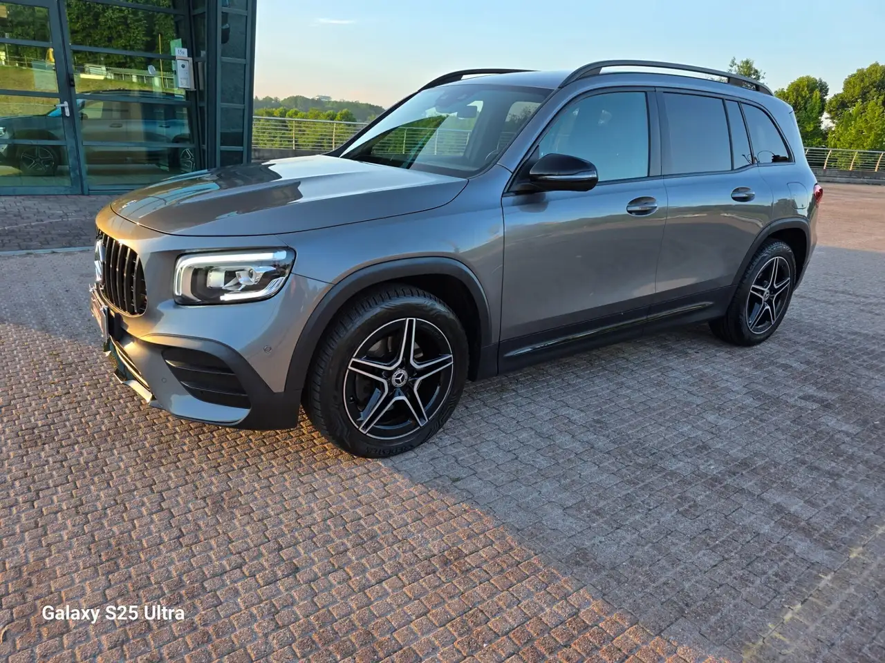 Mercedes-Benz GLB 200