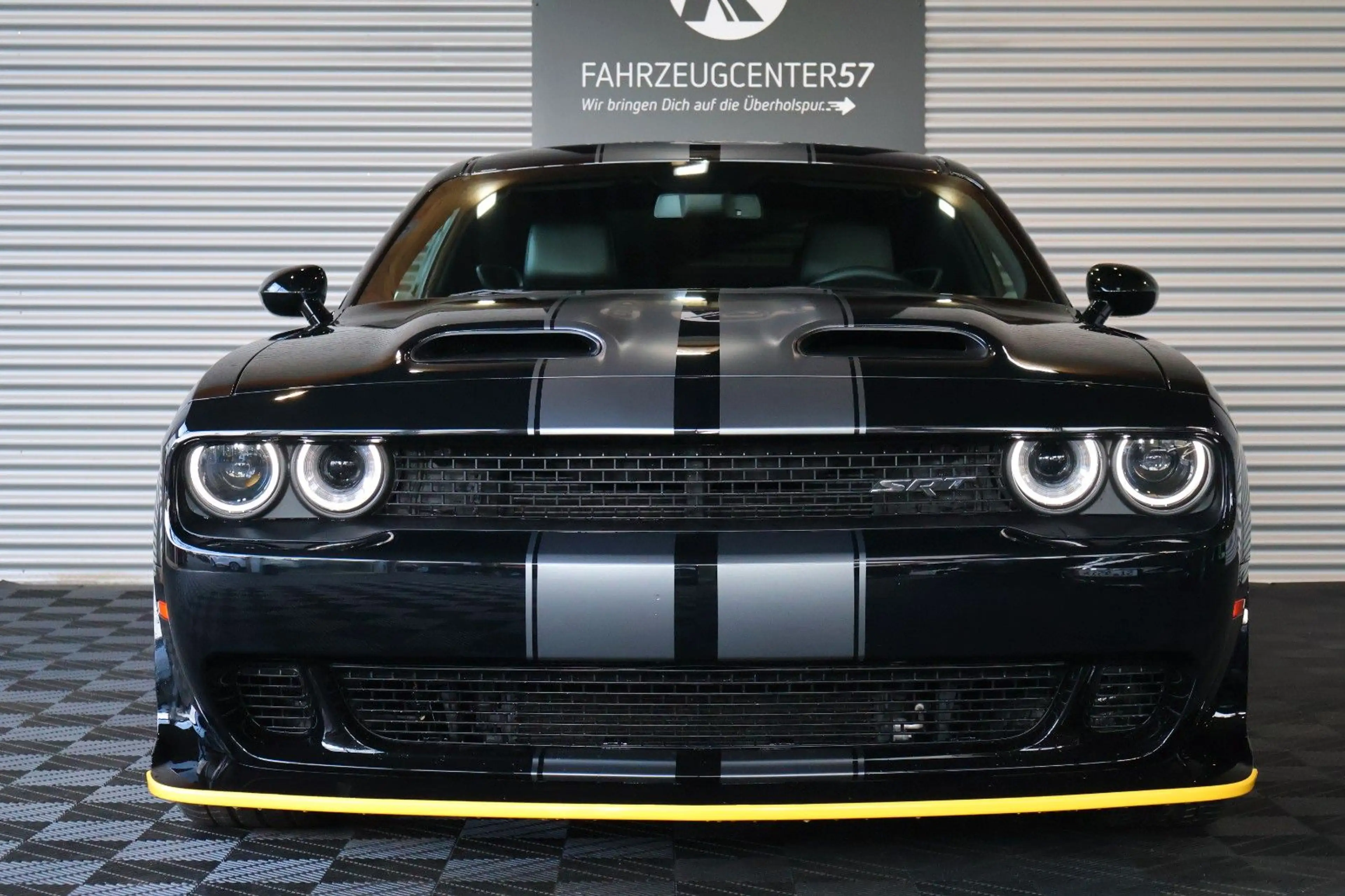 Dodge Challenger R/T RWD 5.7L/WIDEBODY/ALPINE/CARPLAY — photo 4