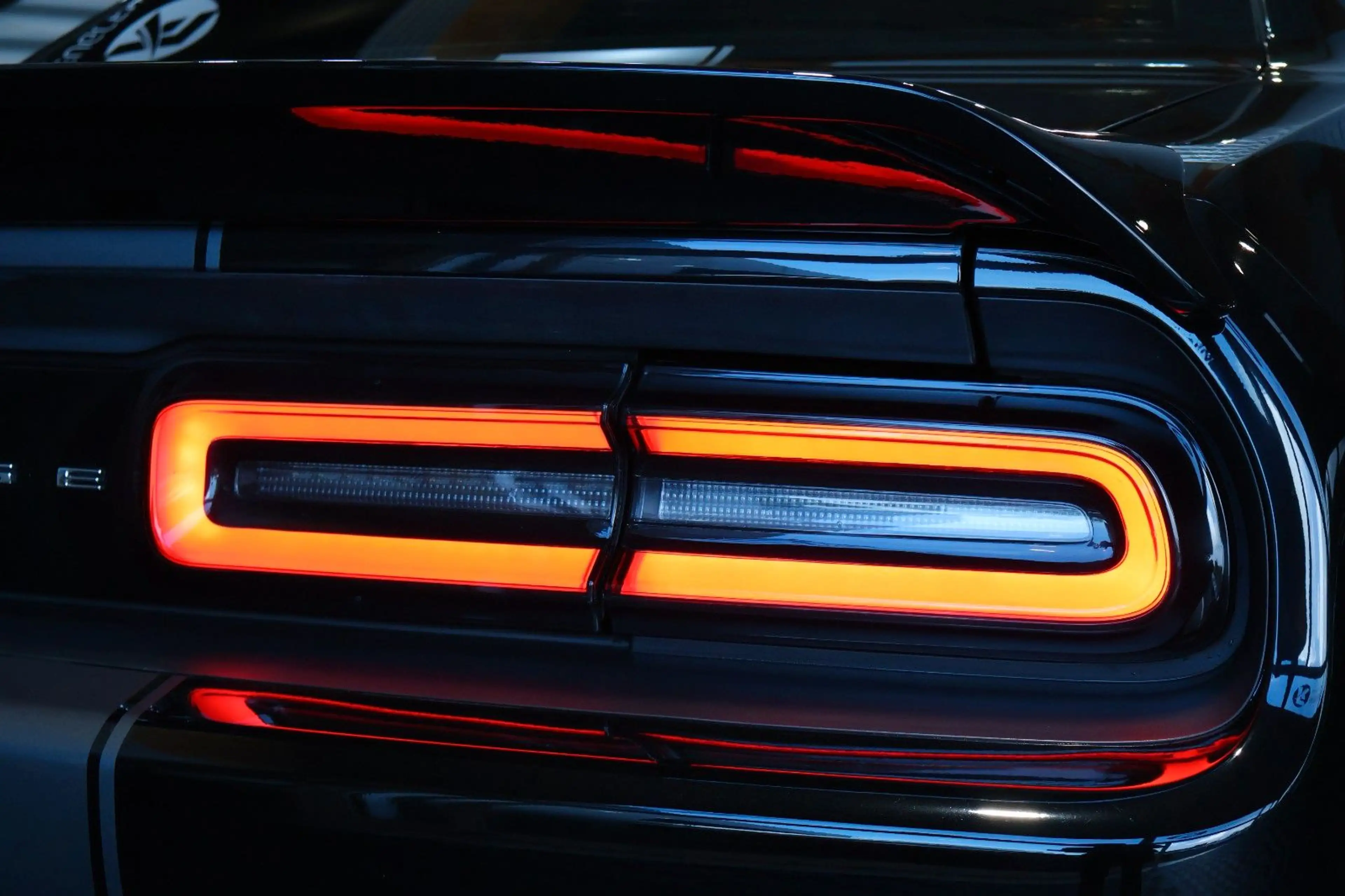 Dodge Challenger R/T RWD 5.7L/WIDEBODY/ALPINE/CARPLAY — photo 9
