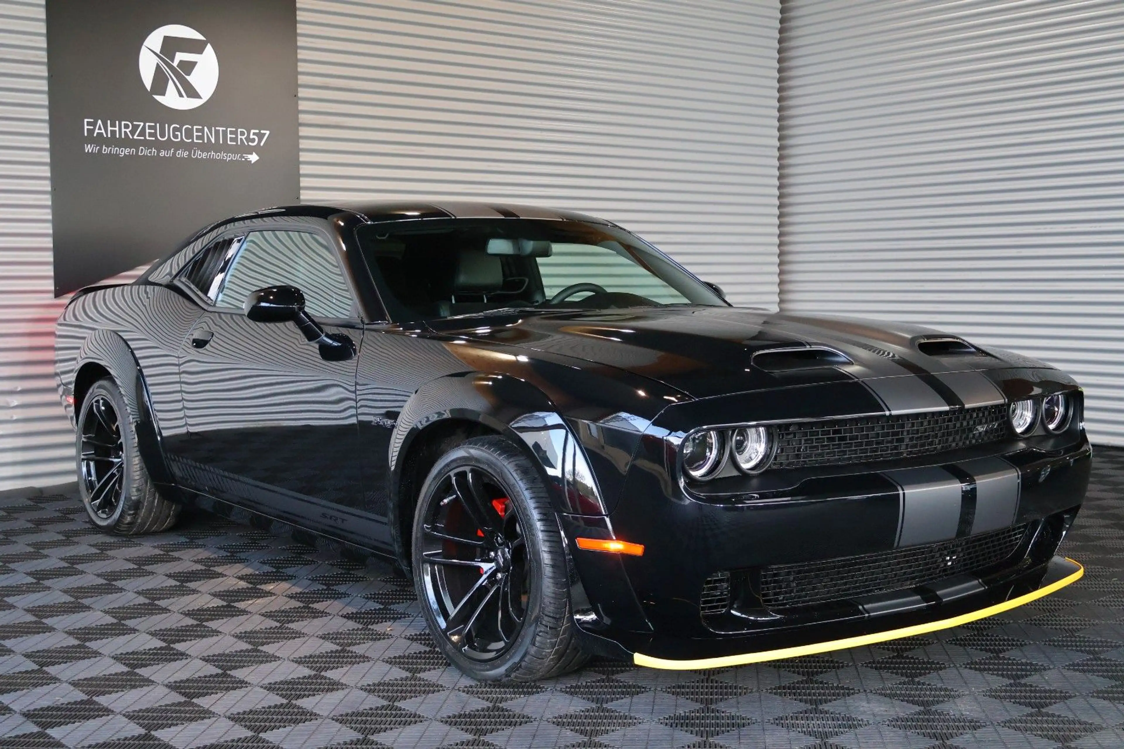 Dodge Challenger R/T RWD 5.7L/WIDEBODY/ALPINE/CARPLAY — photo 7