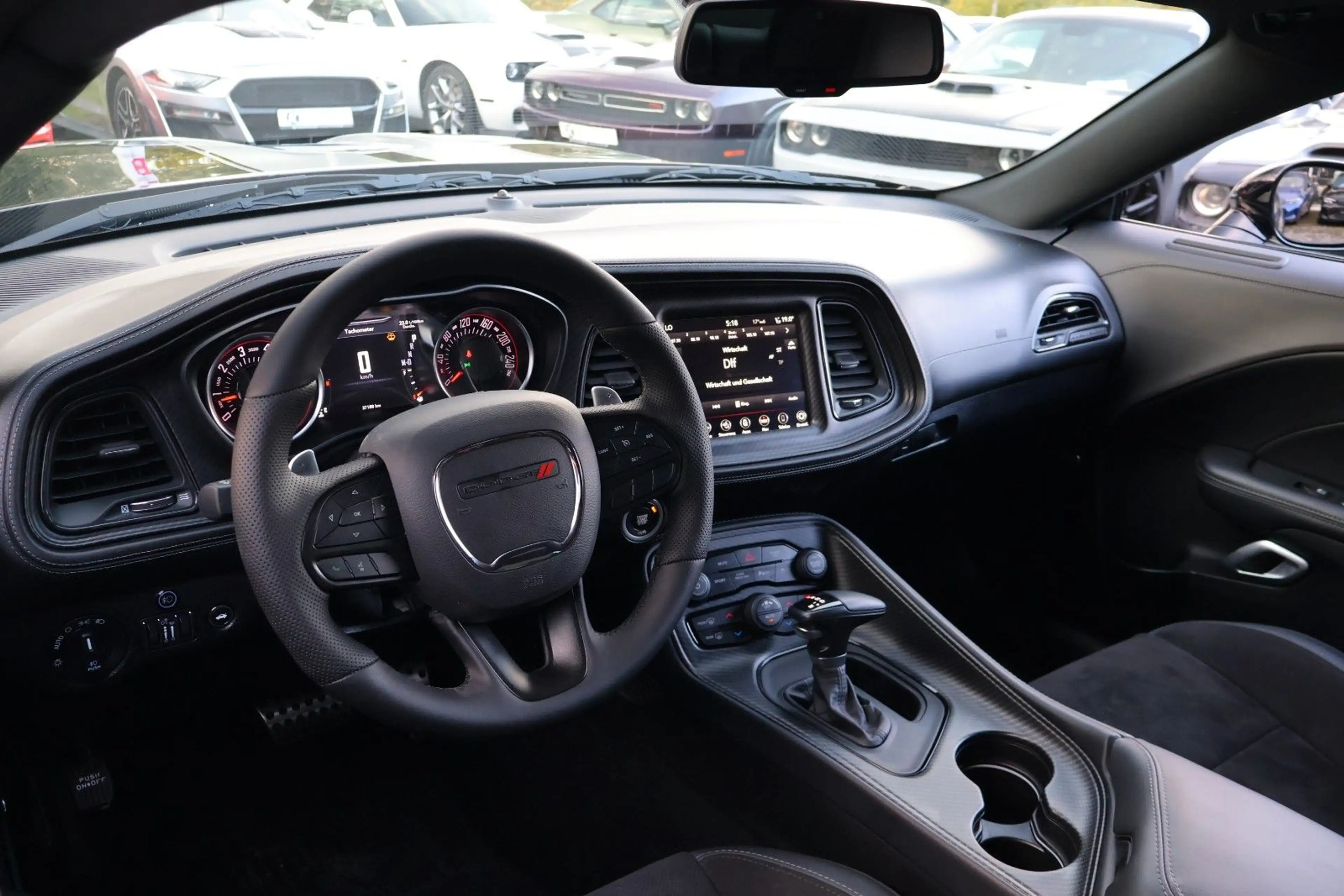 Dodge Challenger R/T RWD 5.7L/WIDEBODY/ALPINE/CARPLAY — photo 14