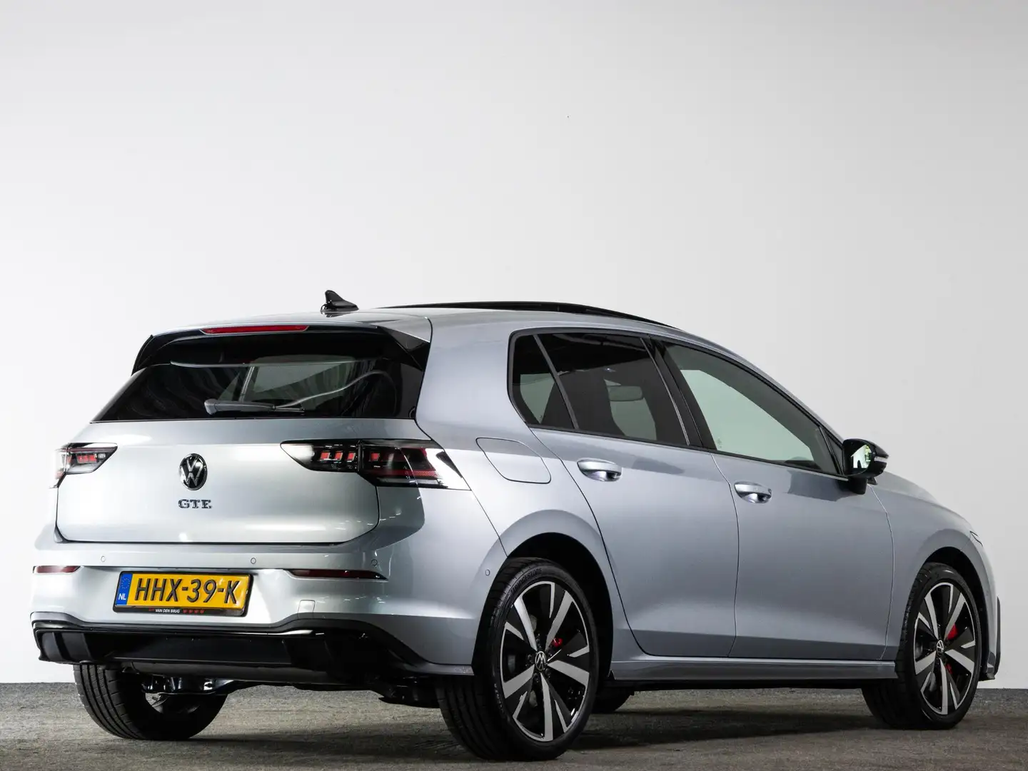 Volkswagen Golf GTE 1.5 eHybrid 272 pk DSG | DEMO Actie | Panoramadak - 2